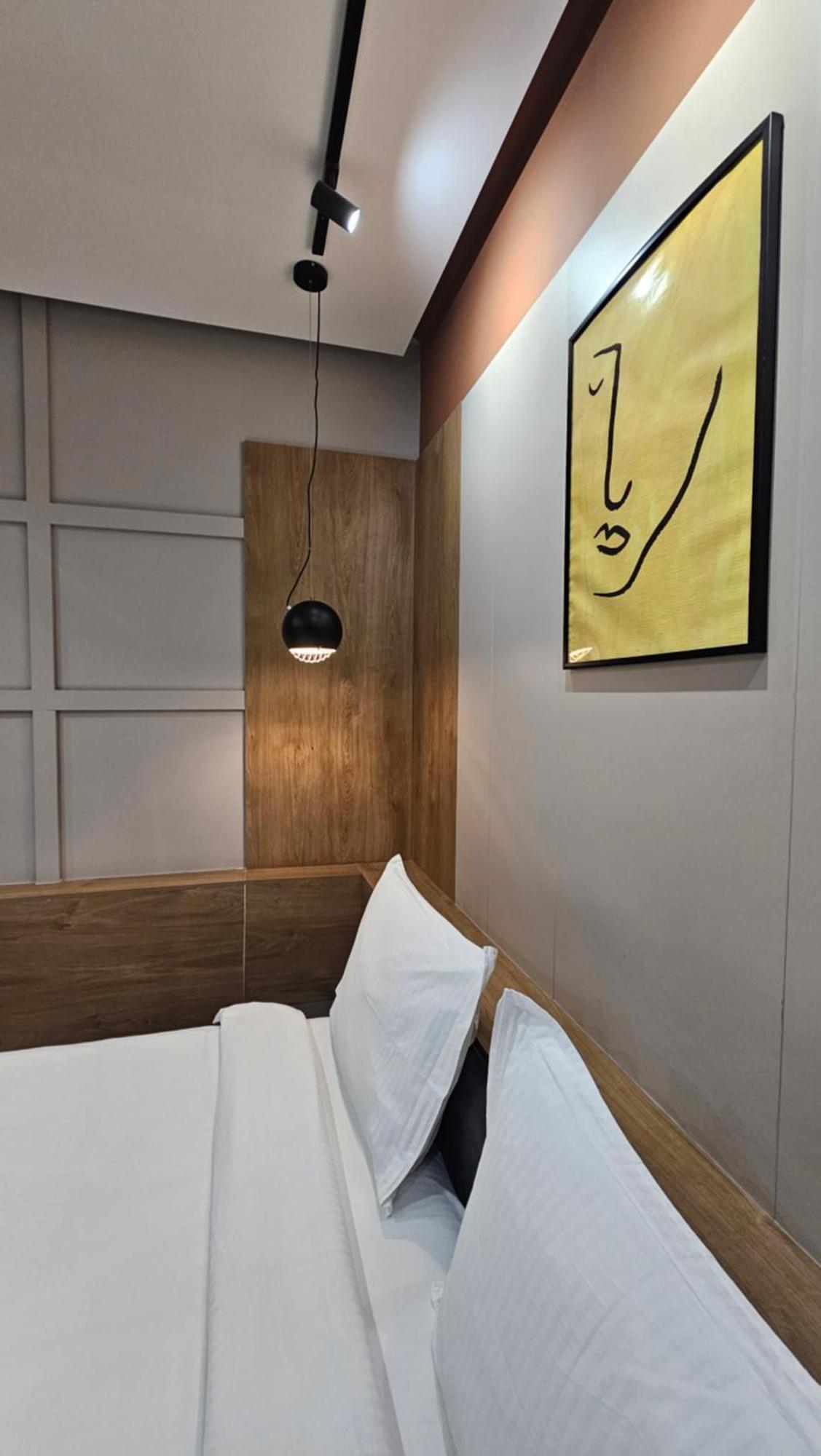 Tam Serviced Studio Apartments Next To Blloku Tirana Extérieur photo